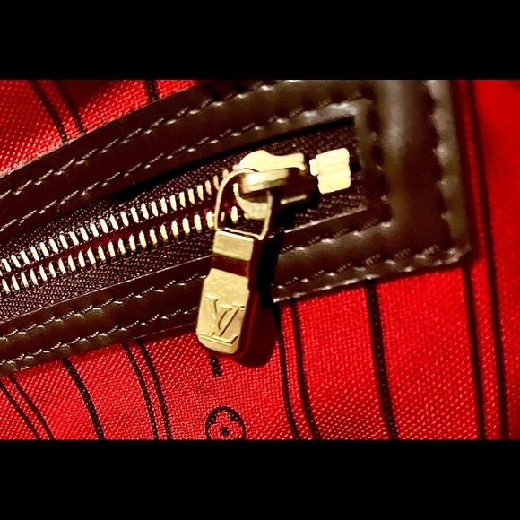 Brand new Louis Vuitton Tote bag - Picture 9 of 15